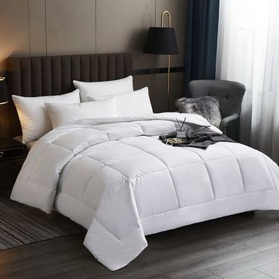 Bajo de la alternativa de microfibra llenando edredón de tamaño de la reina de la ropa de hotel personalizada
