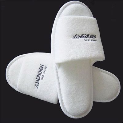 Hotel de lujo de 4 estrellas Blanco bordado desechable Veludo zapatillas de hotel